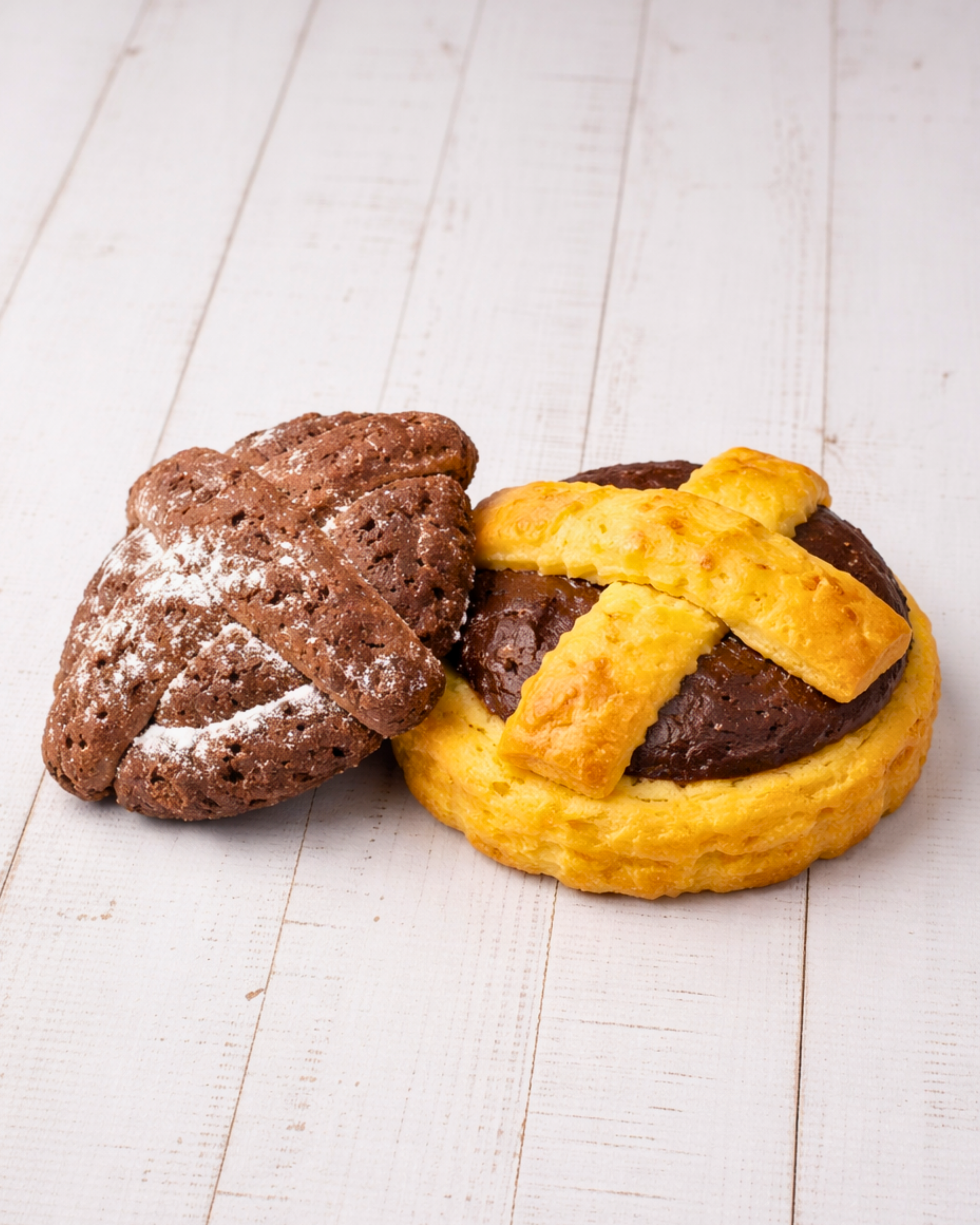 Rustichelle Bicolore Chocolate y Cacao by Medri, featuring layered chocolate and cacao in a rustic presentation.