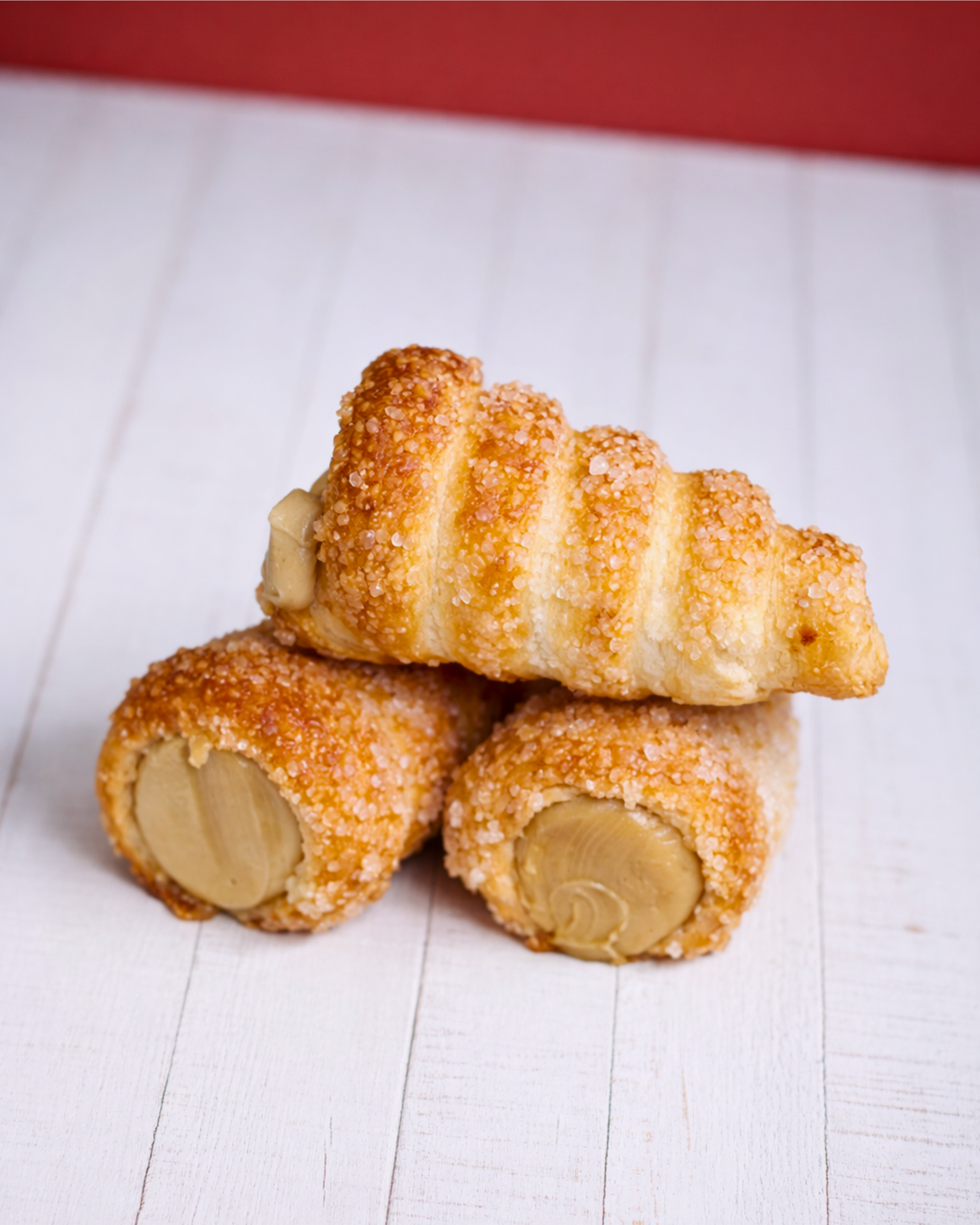 Medri Cannolino Sfoglia Pistacho with layered pastry and pistachio filling, showcasing its delicate, colorful confection.