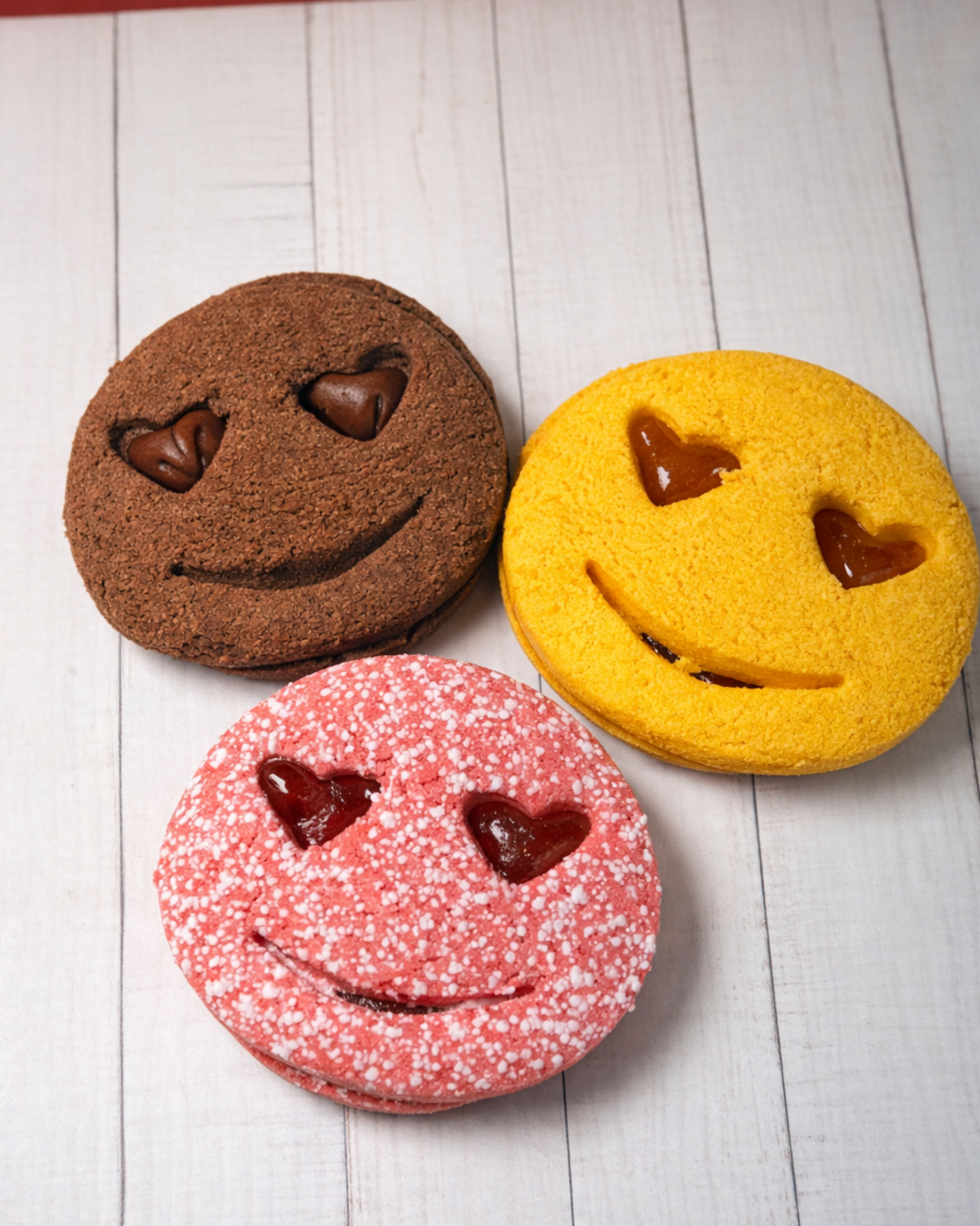 Assorted Faccine candies by Medri, colorful individual candies in a clear box, featuring various fruit and flavor shapes.