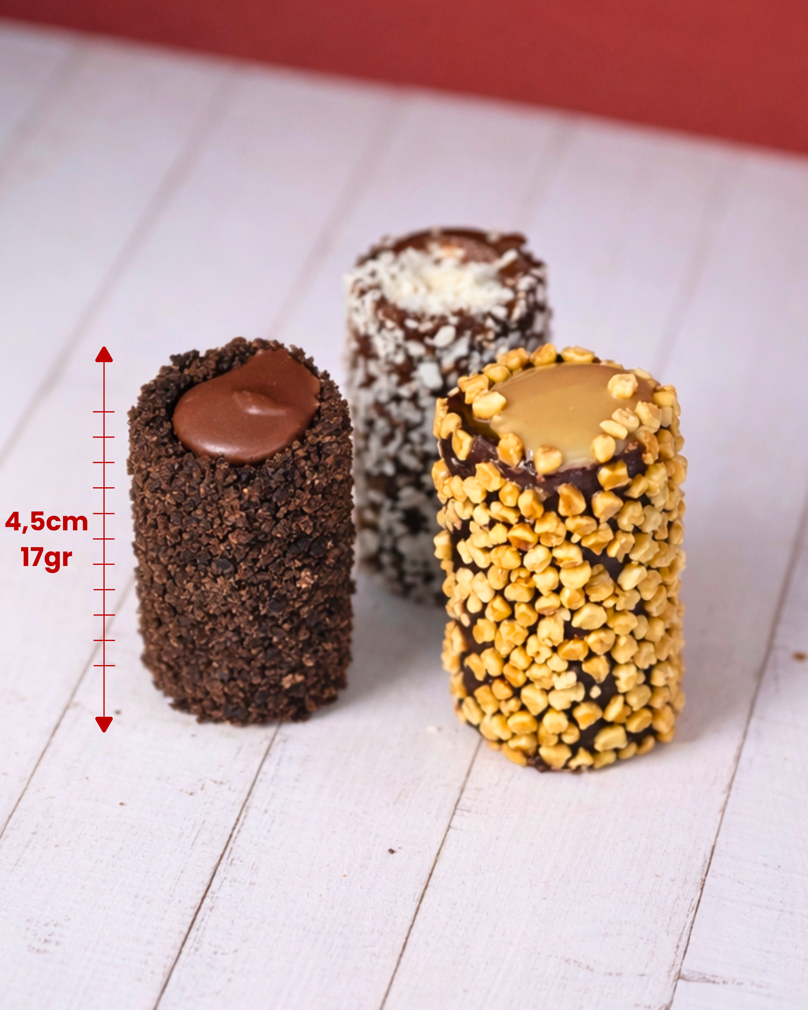 Assorted Medri Cannolli Twill box featuring a variety of cannoli pastries with crispy shells and creamy fillings.